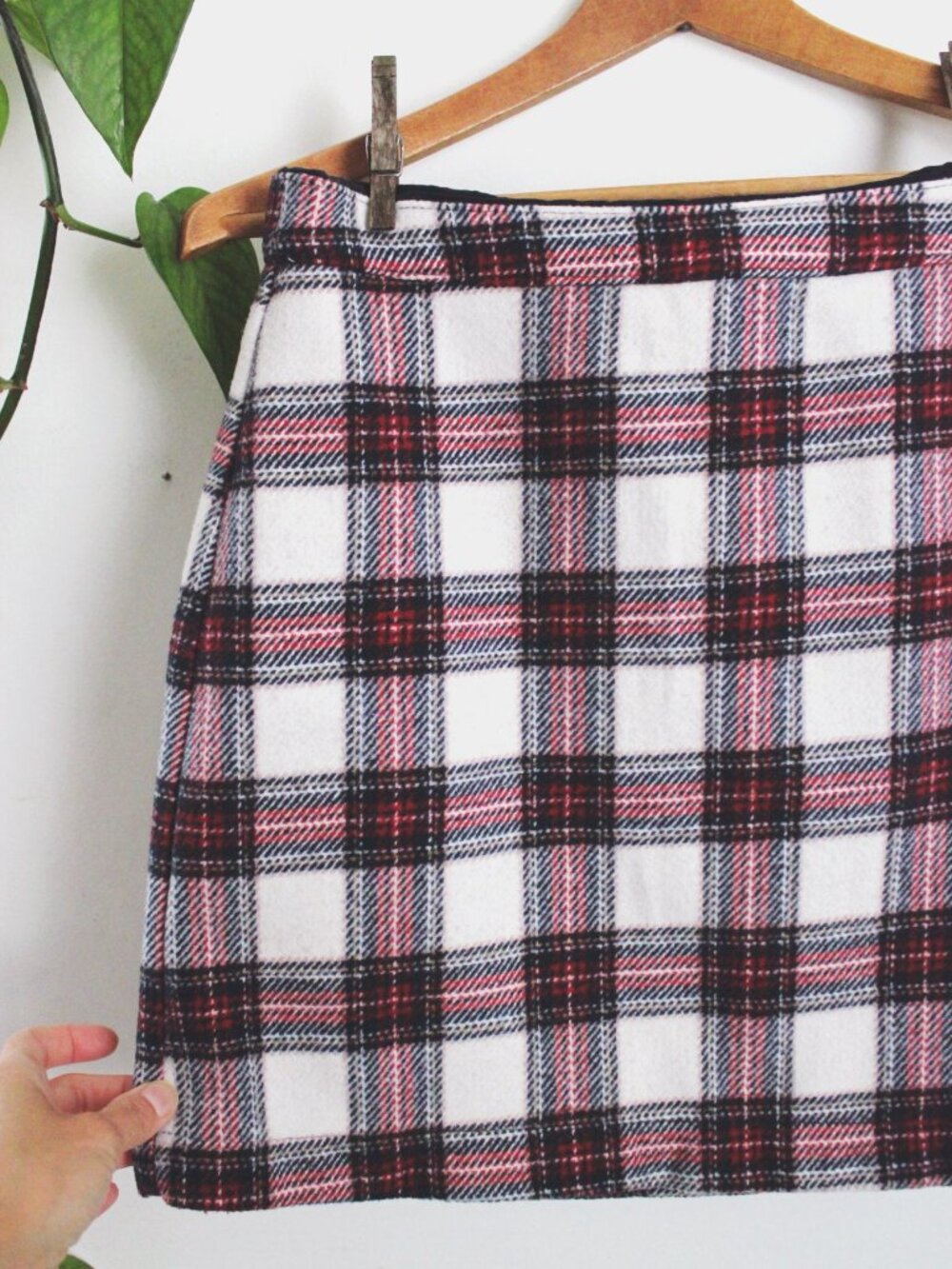 Abercrombie & Fitch Womens Red & White Plaid Tartan Mini Skirt Wool S - Picture 8 of 8